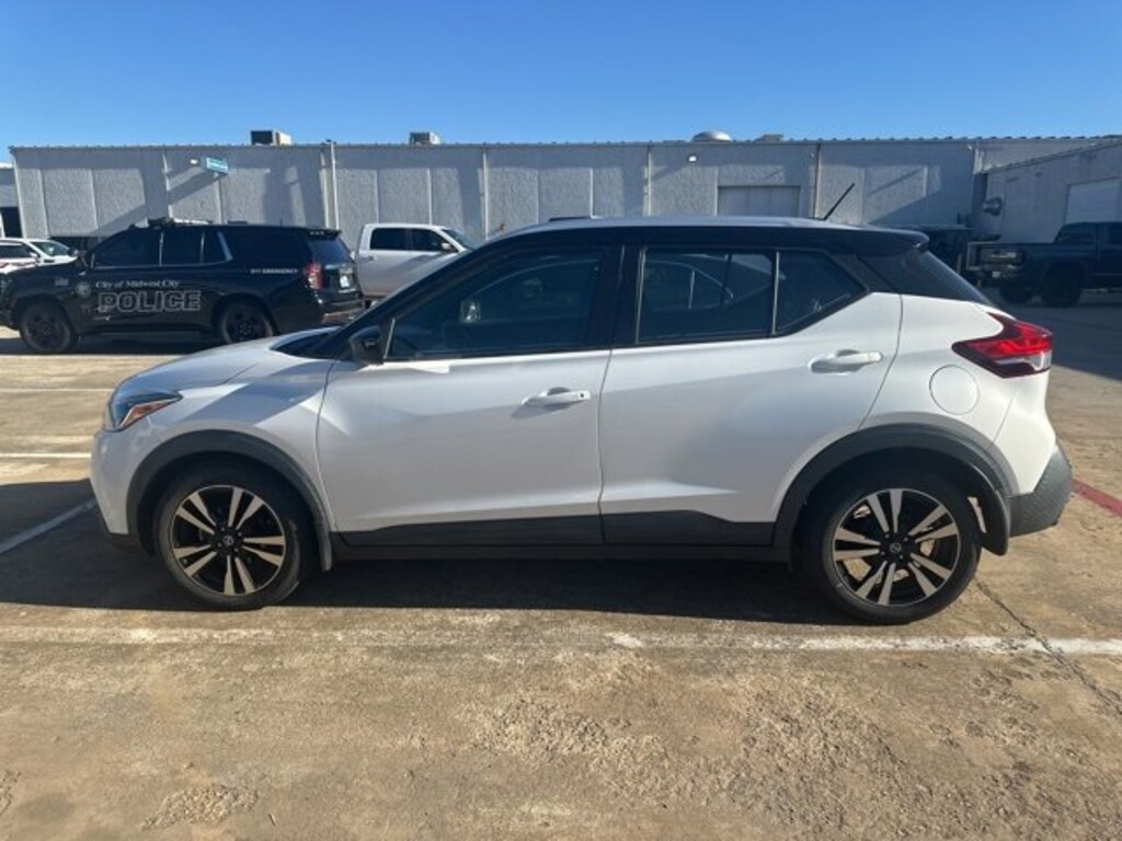 Used 2020 Nissan Kicks SV