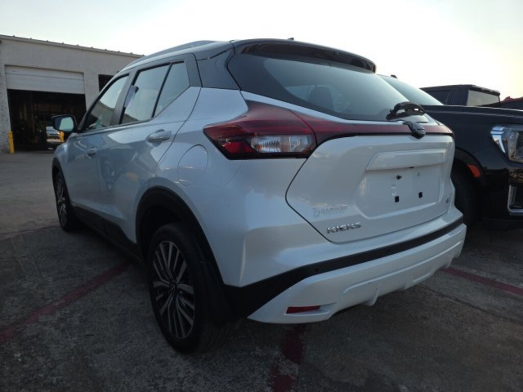 Used 2024 Nissan Kicks SV
