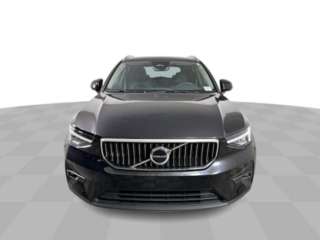Used 2023 Volvo XC40 Plus Bright Theme