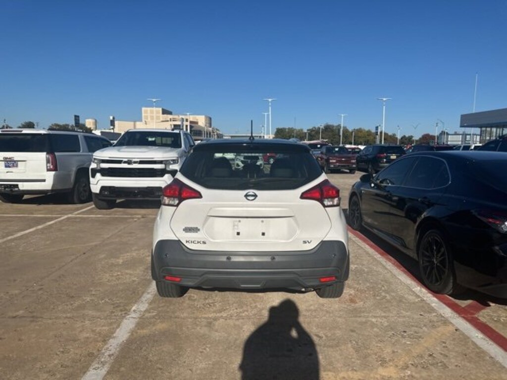 Used 2020 Nissan Kicks SV