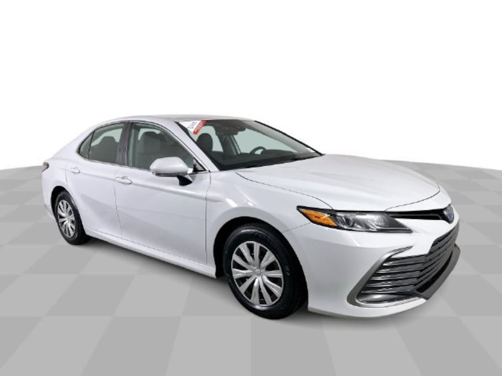 Used 2022 Toyota Camry Hybrid LE