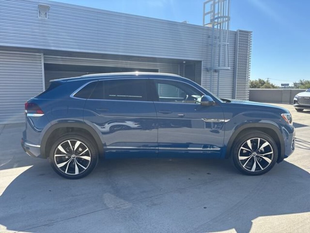 Used 2026 Volkswagen Atlas Cross Sport 2.0T SEL Premium R-Line