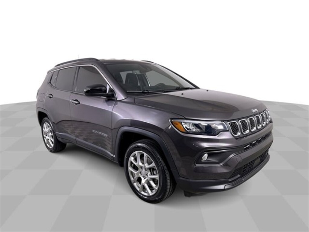 Used 2024 Jeep Compass Latitude Lux