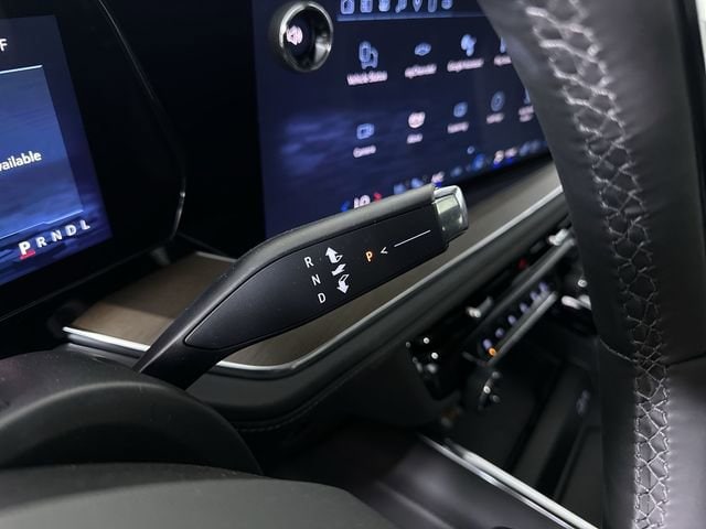 2025 Chevrolet Suburban High Country - Photo 17