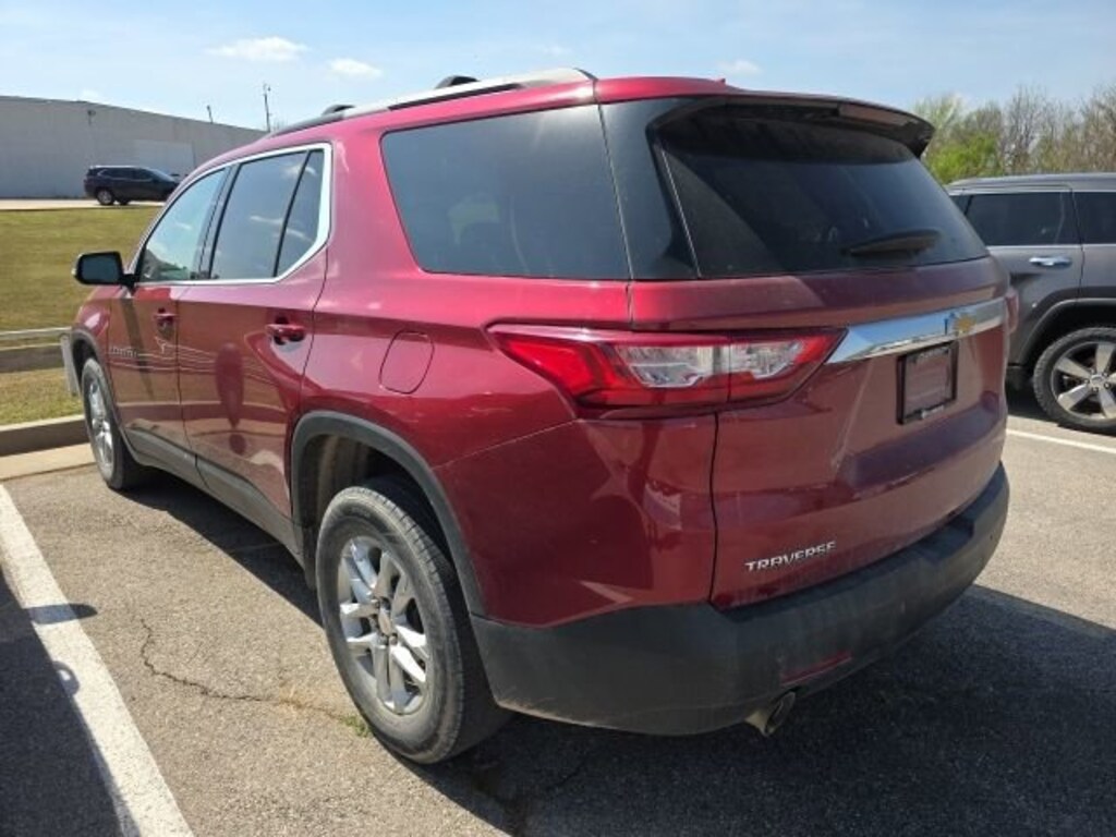 Used 2021 Chevrolet Traverse LT Cloth SUV