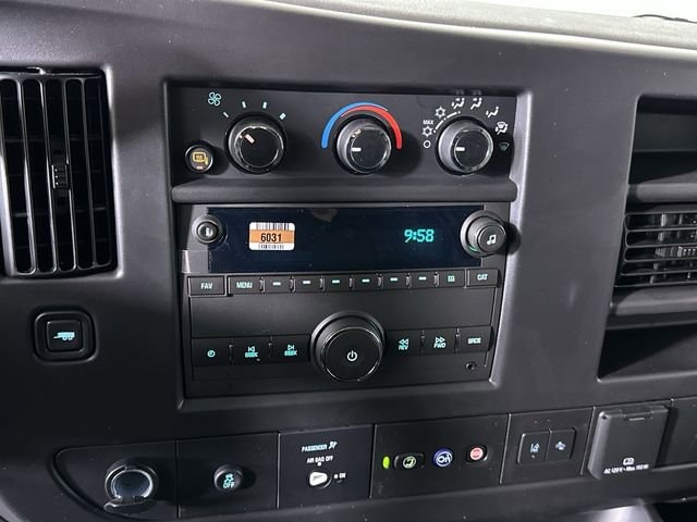 2025 Chevrolet Express Cargo Work Van - Photo 14