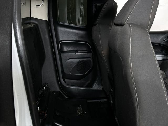 2021 Chevrolet Colorado LT - Photo 28