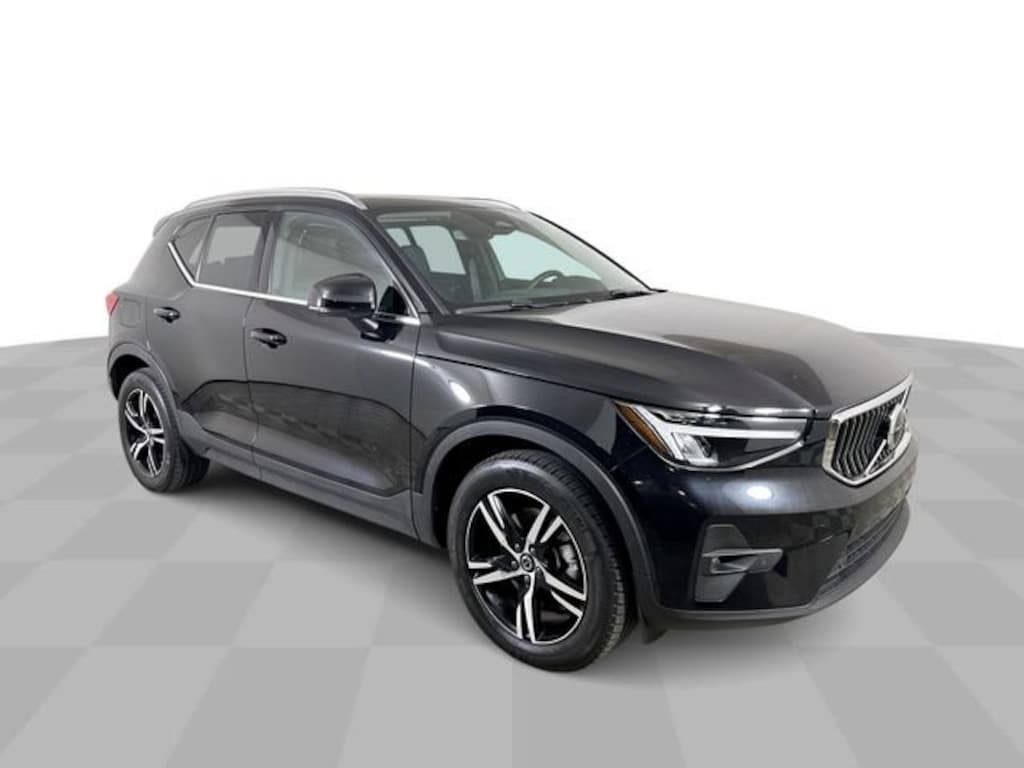 Used 2023 Volvo XC40 Plus Bright Theme