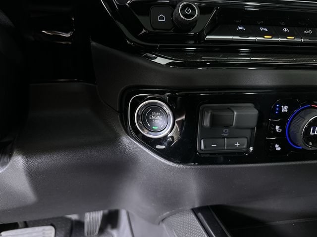 2026 Chevrolet Silverado 1500 ZR2 - Photo 18