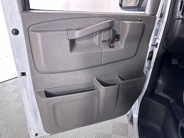 2025 Chevrolet Express Cargo Work Van - Photo 21