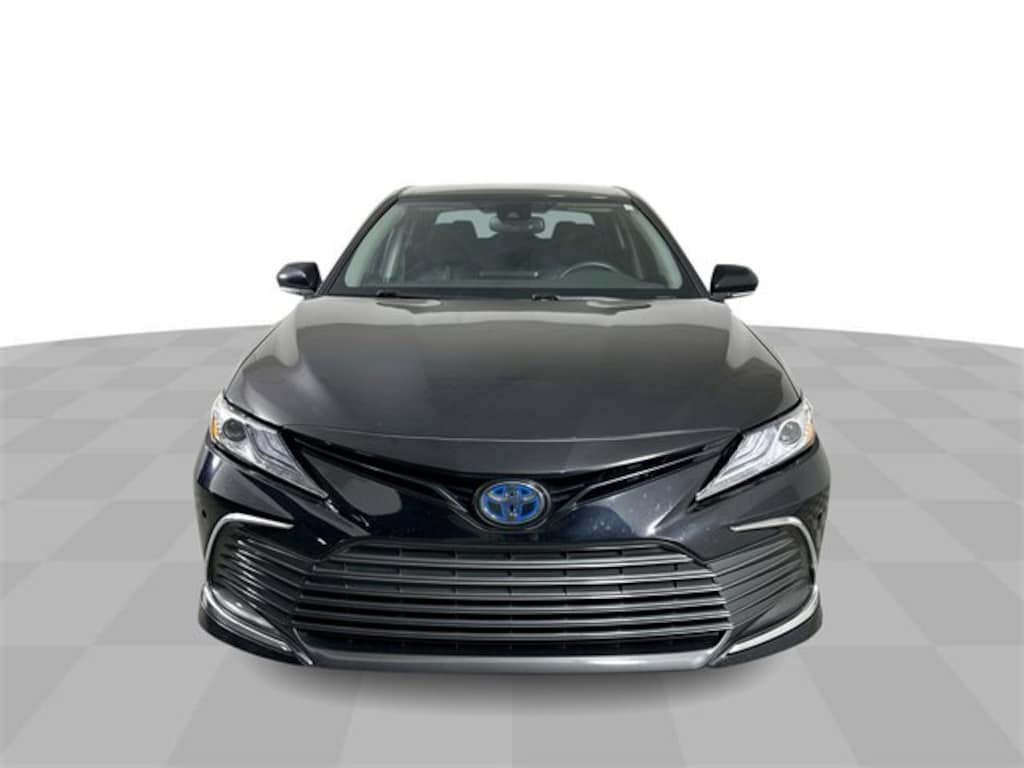 Used 2022 Toyota Camry Hybrid XLE