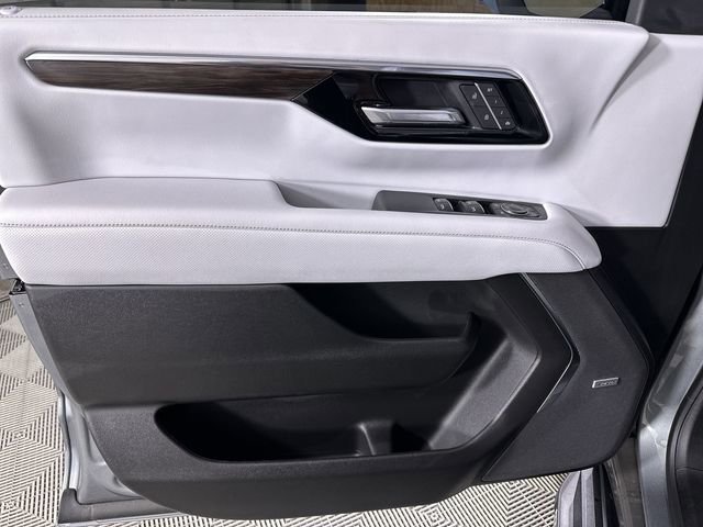 2025 Chevrolet Tahoe Premier - Photo 24