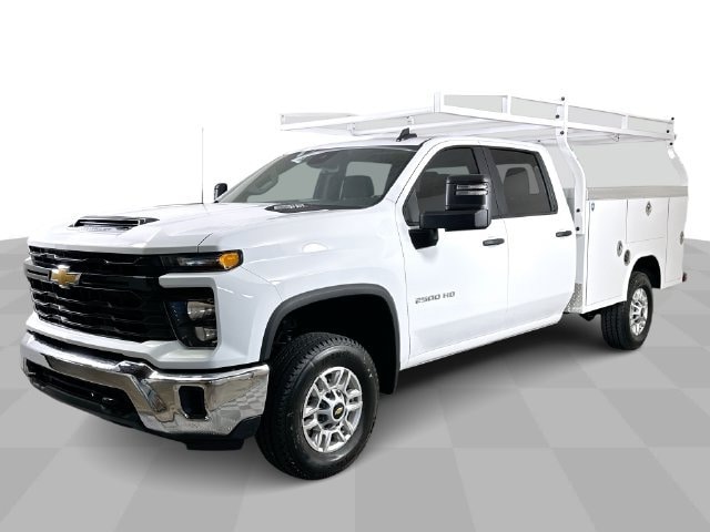 Summit White 2026 Chevrolet Silverado 2500HD Pickup Truck Four-Wheel Drive Automatic