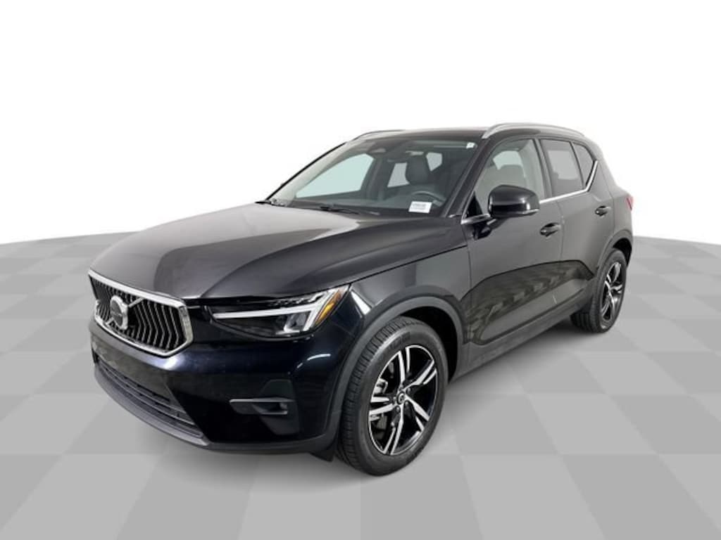 Used 2023 Volvo XC40 Plus Bright Theme