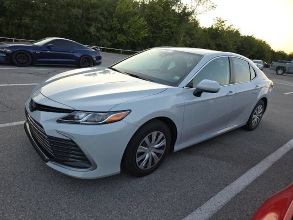Used 2022 Toyota Camry Hybrid LE