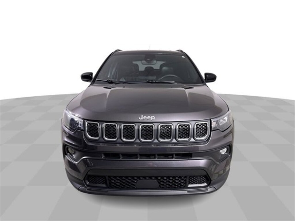 Used 2024 Jeep Compass Latitude Lux