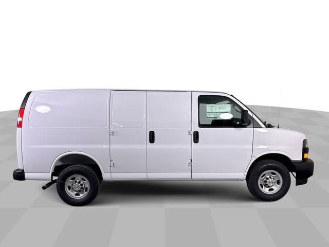 2025 Chevrolet Express Cargo Work Van - Photo 10