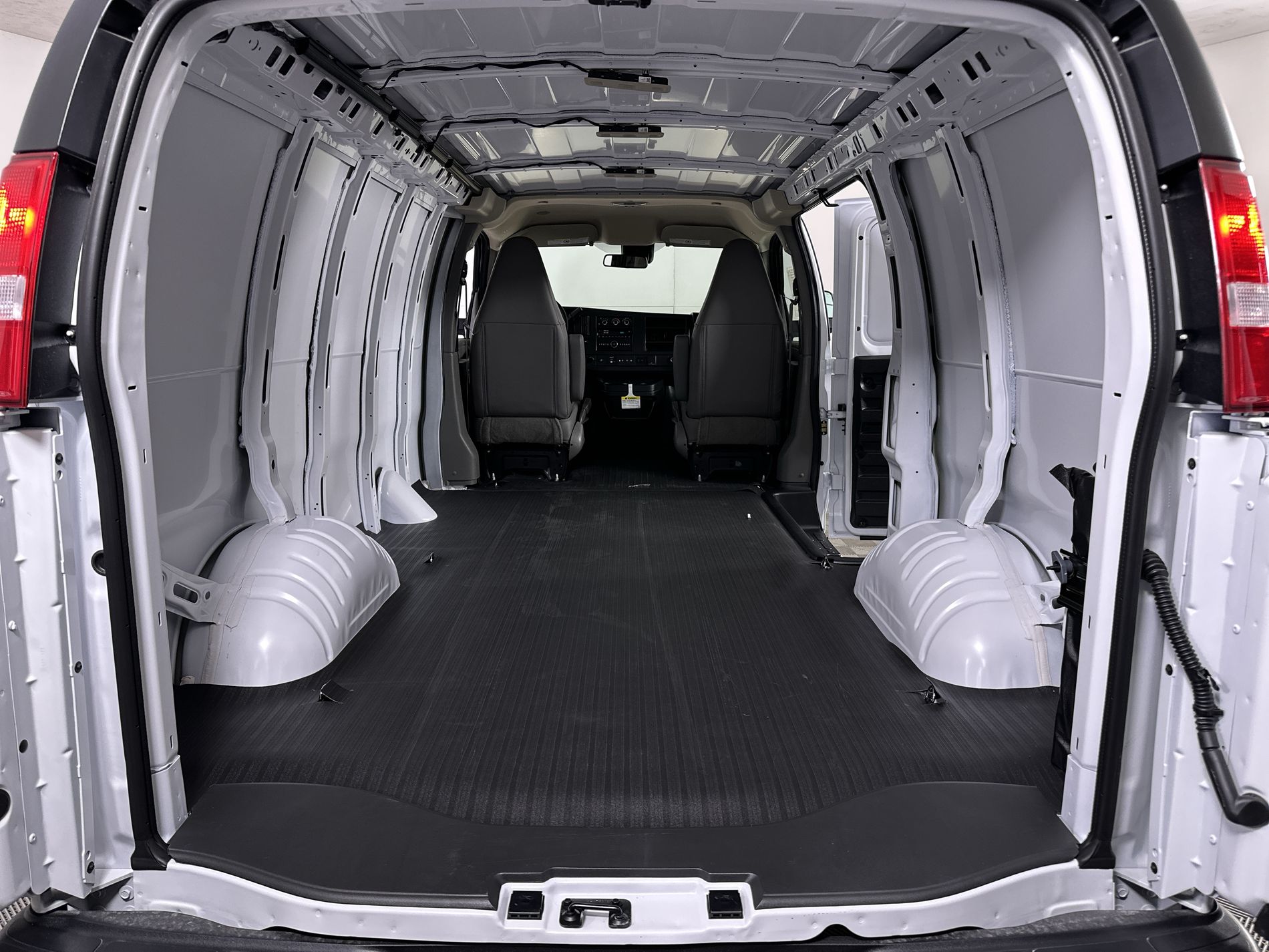 2025 Chevrolet Express Cargo Work Van - Photo 56