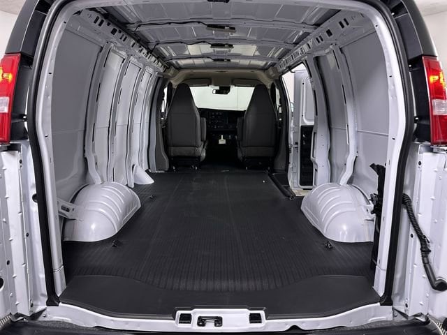 2025 Chevrolet Express Cargo Work Van - Photo 24