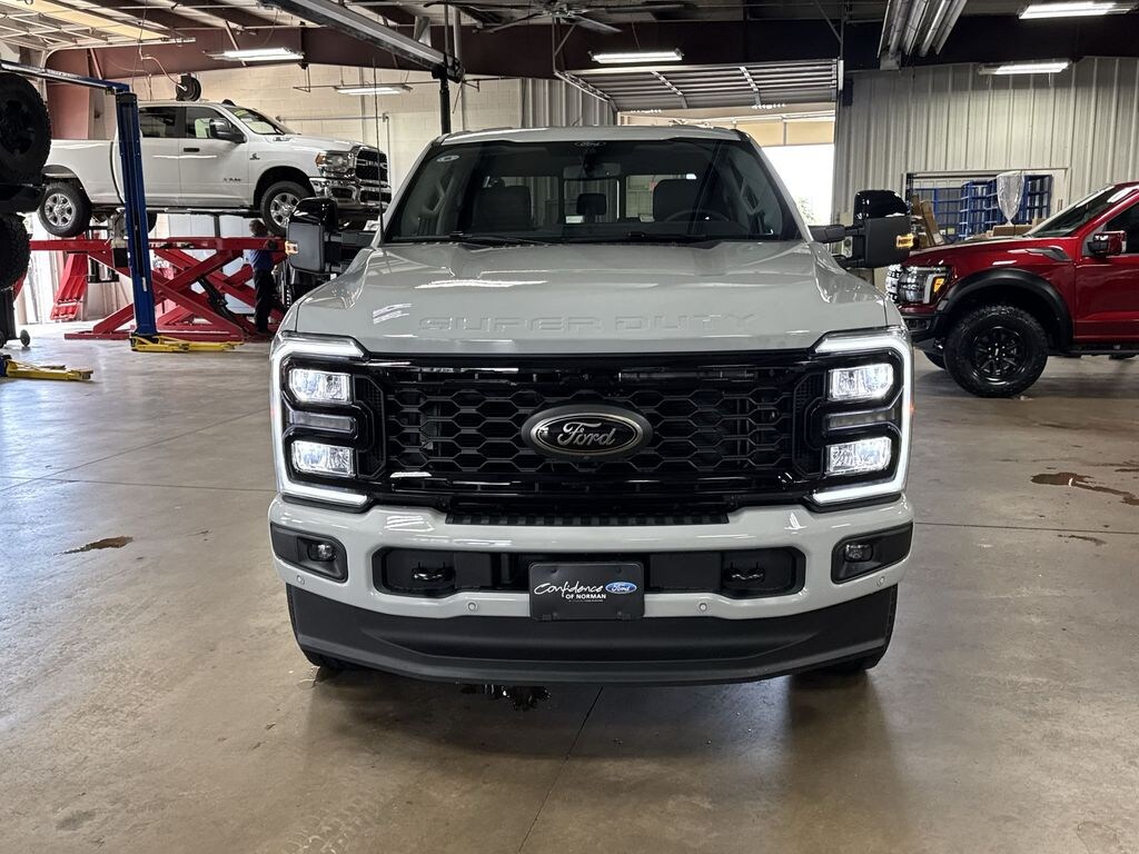 New 2026 Ford F-250SD Lariat Truck Crew Cab