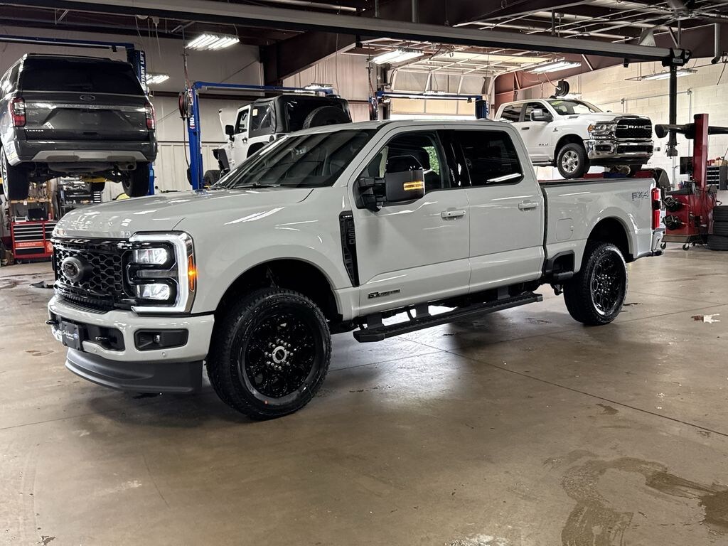 New 2026 Ford F-250SD Lariat Truck Crew Cab