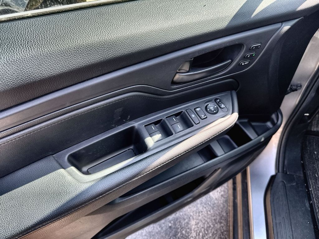Used 2025 Honda Odyssey EX-L Minivan/Van