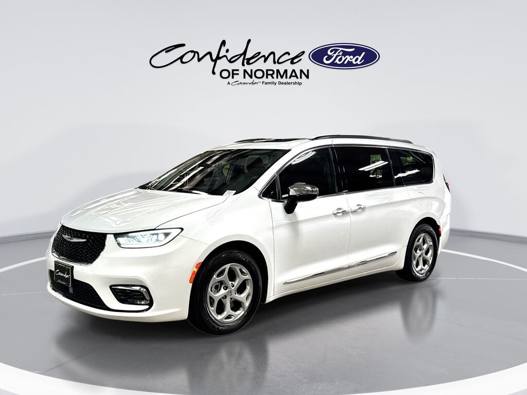 Used 2023 Chrysler Pacifica Limited Minivan/Van