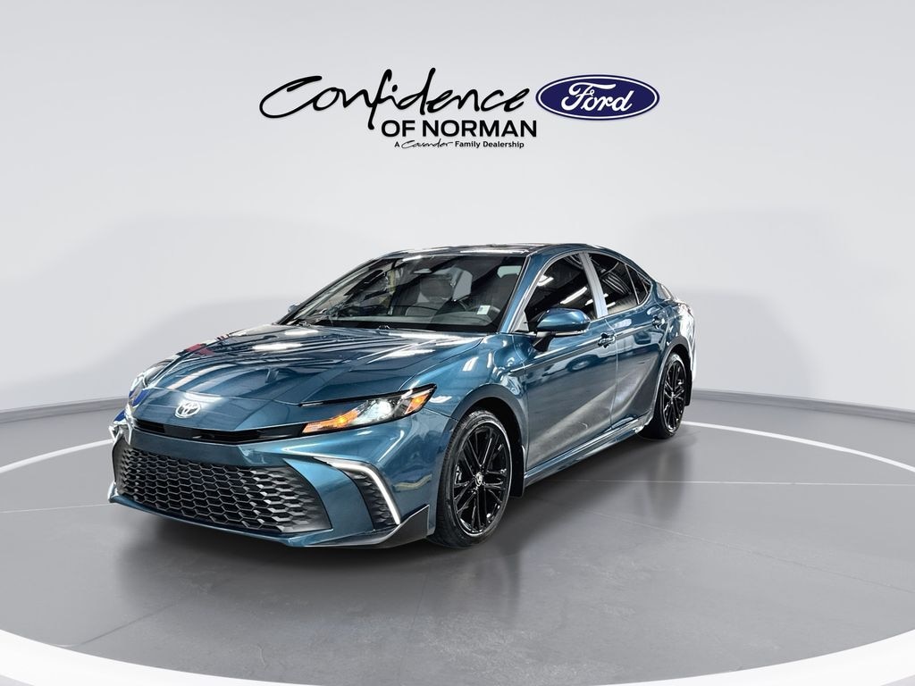 Used 2025 Toyota Camry SE Convenience Sedan