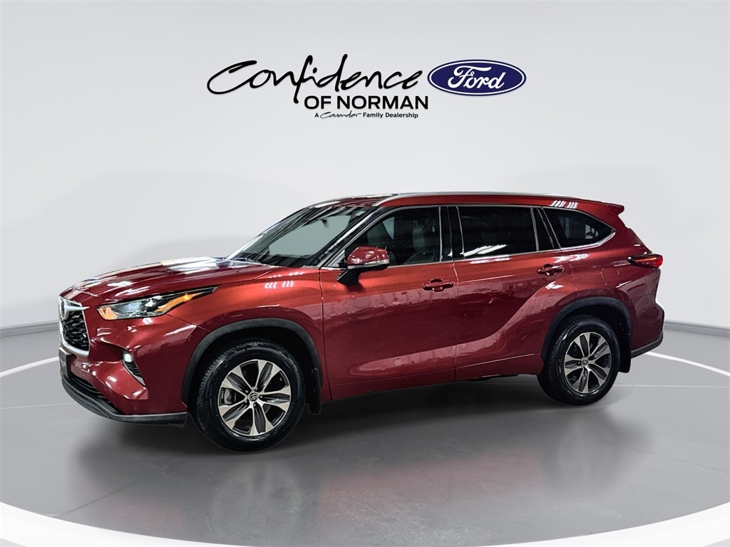 Used 2022 Toyota Highlander XLE SUV