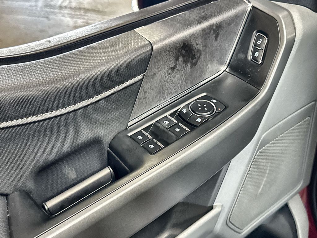 2025 Ford F-150 XLT - Photo 15