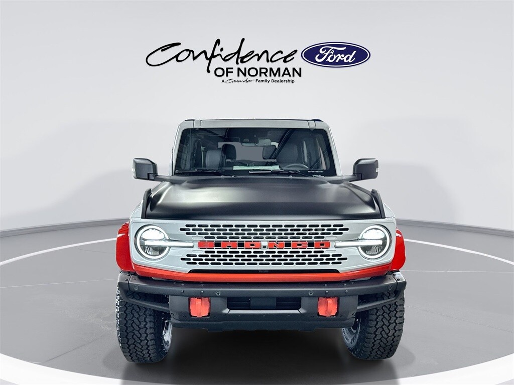 2025 Ford Bronco First Edition photo 2