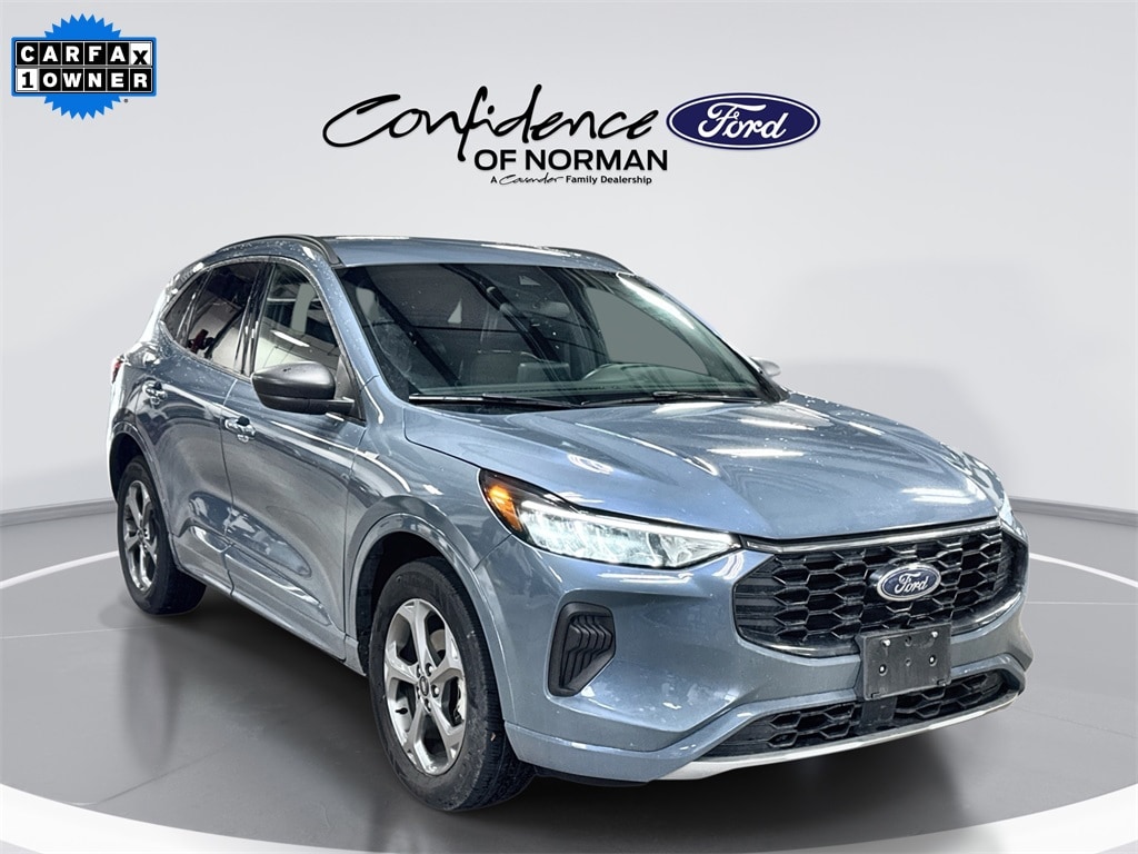 2023 Ford Escape ST-Line's photo