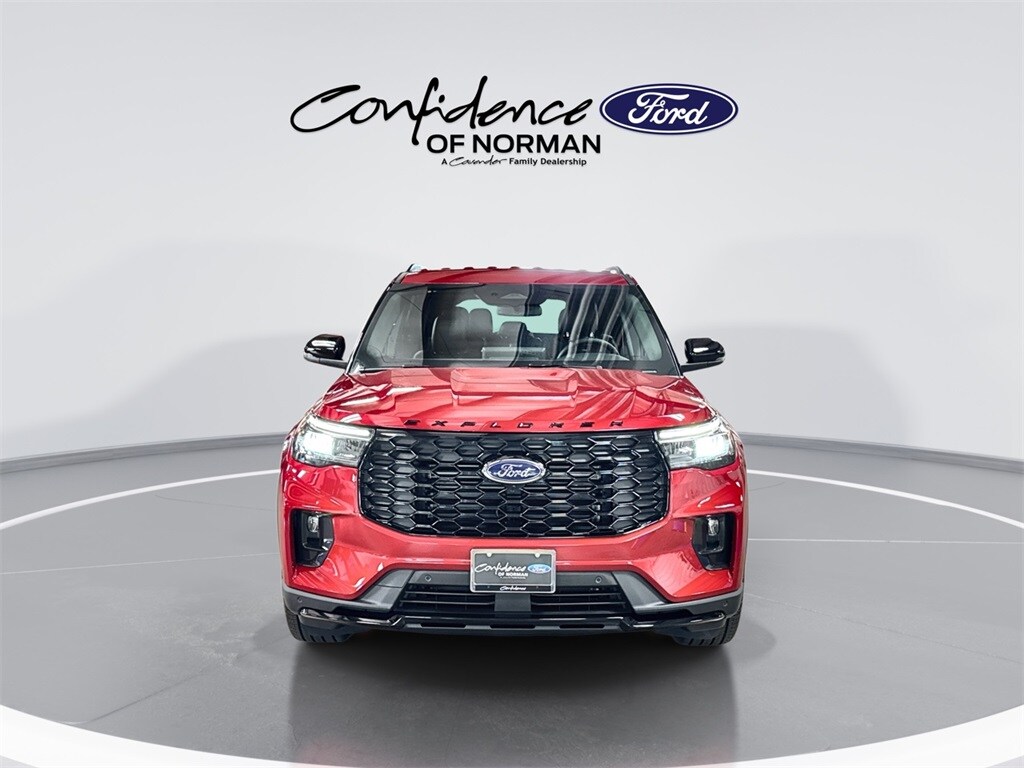 2025 Ford Explorer ST-Line photo 2