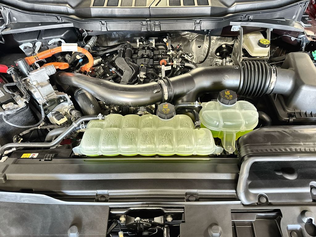 2025 Ford F-150 XLT - Photo 33