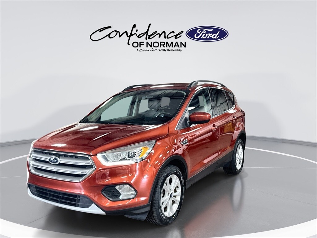 2019 Ford Escape SEL photo 3