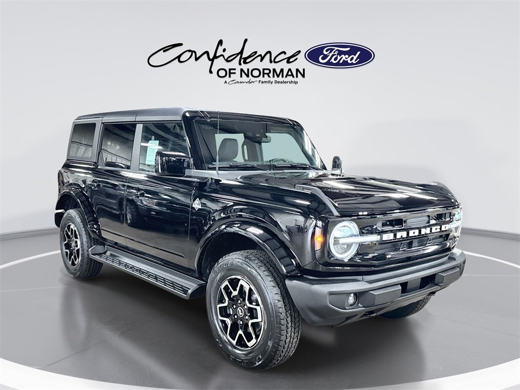 2025 Ford Bronco 4-Door Outer Banks's photo