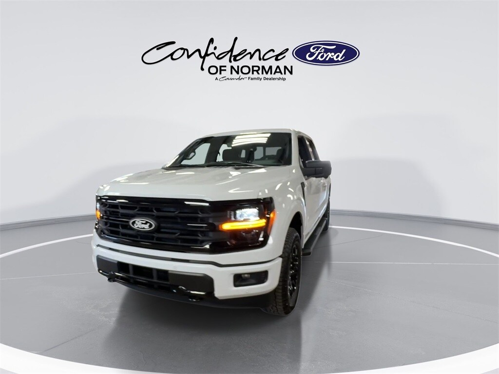 2025 Ford F-150 XLT photo 4
