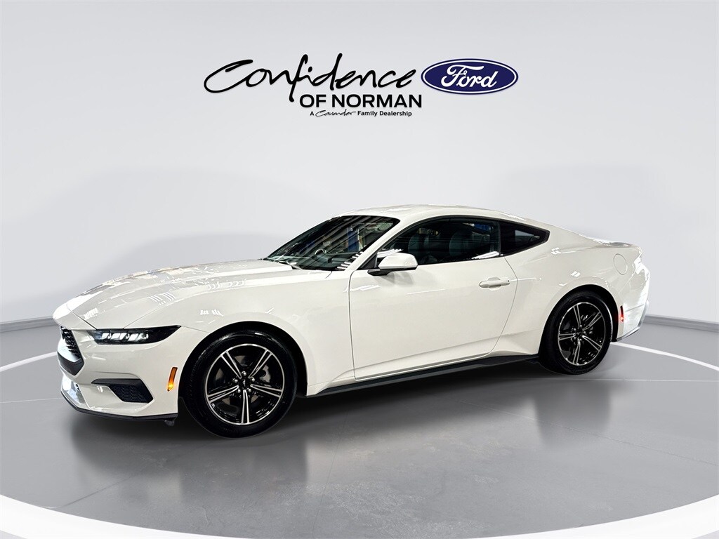 2025 Ford Mustang EcoBoost photo 4
