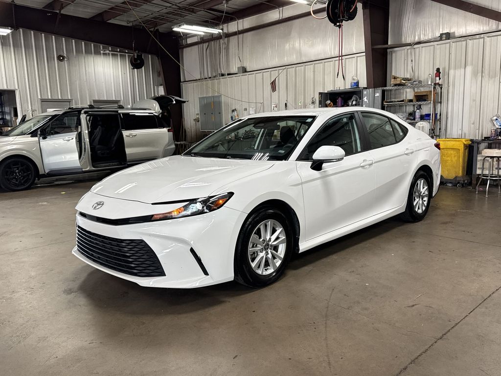 Ice Cap 2025 Toyota Camry Sedan Front-Wheel Drive Continuously Variable Transmission