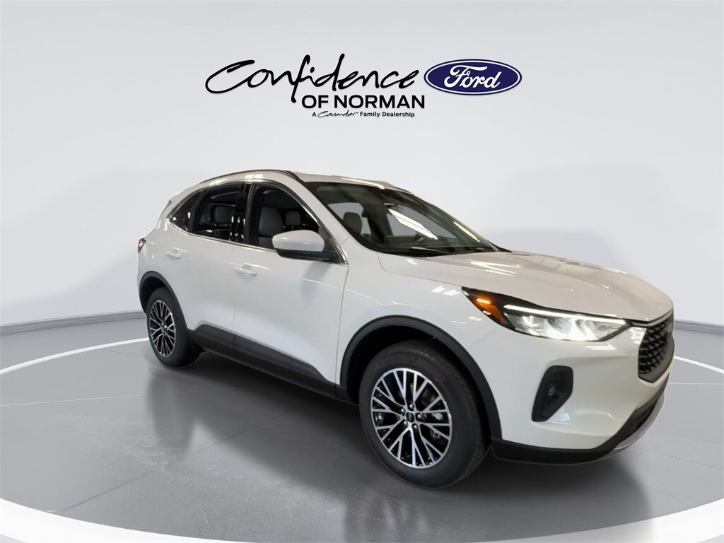 2025 Ford Escape Plug-In Hybrid photo 2