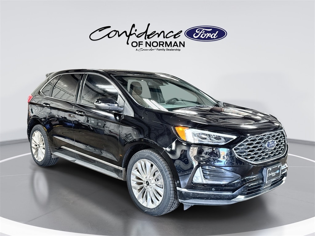 2024 Ford Edge Titanium's photo