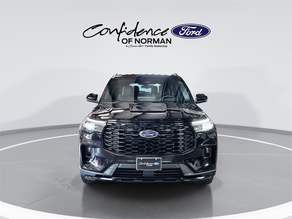 2025 Ford Explorer ST-Line photo 2