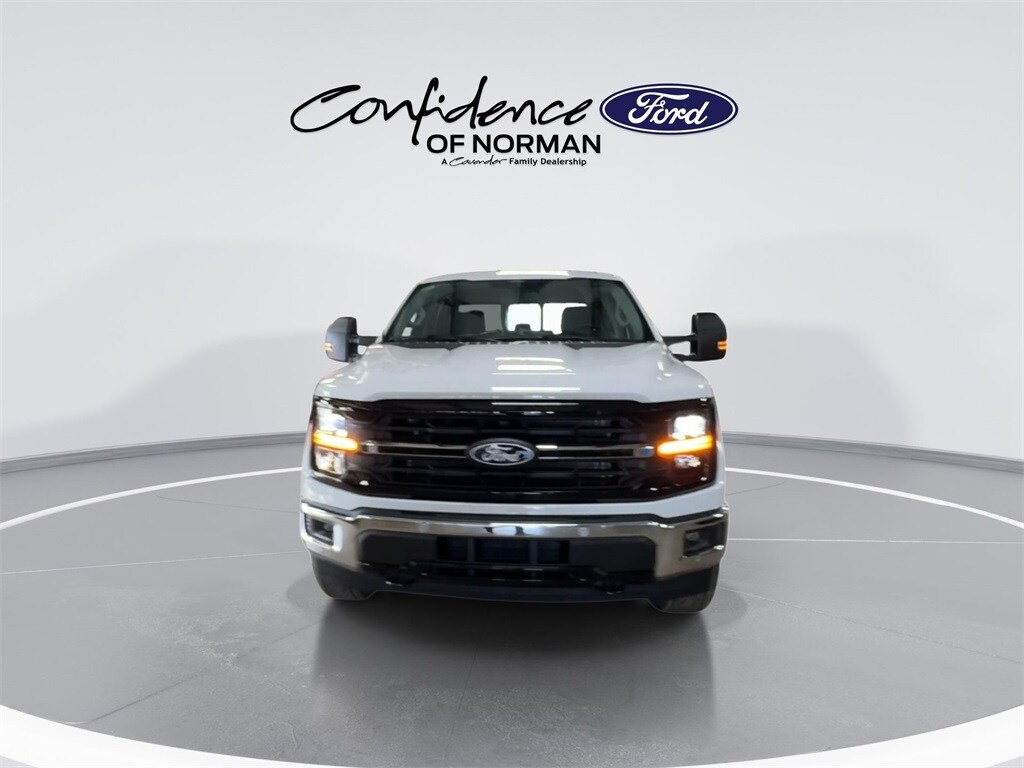 2025 Ford F-150 XLT photo 3