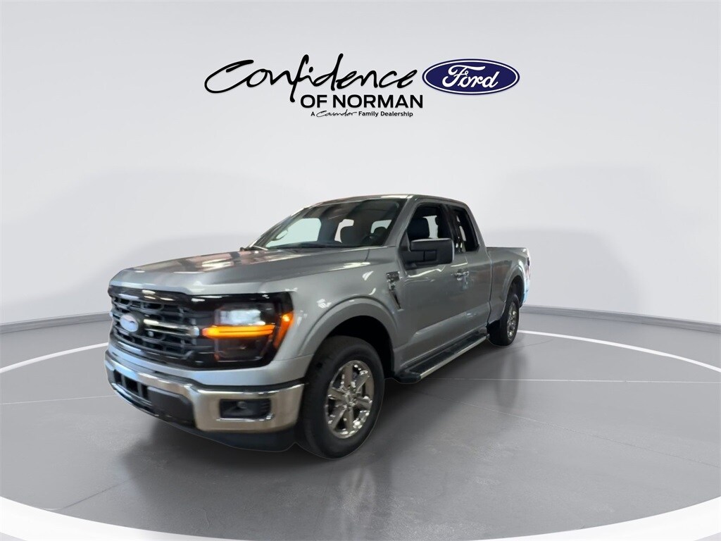 2025 Ford F-150 XLT photo 4