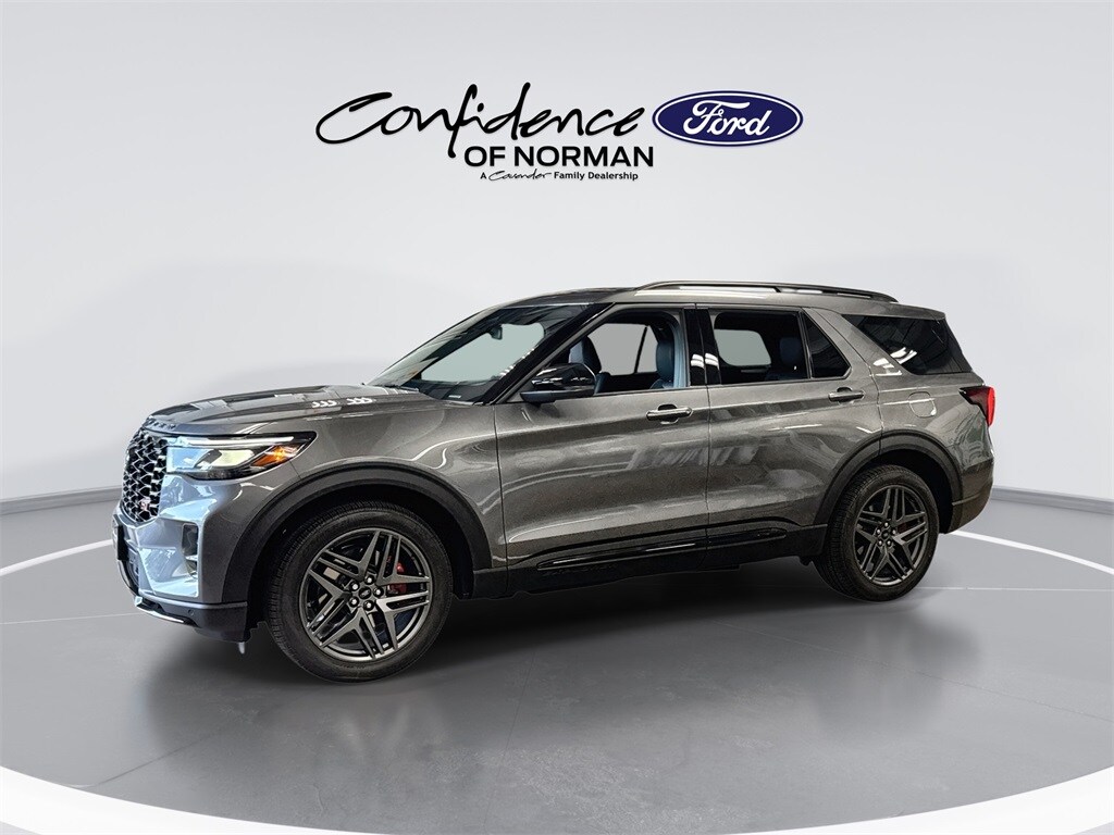 2025 Ford Explorer ST photo 3