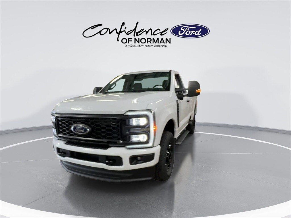 2025 Ford F-350 photo 4