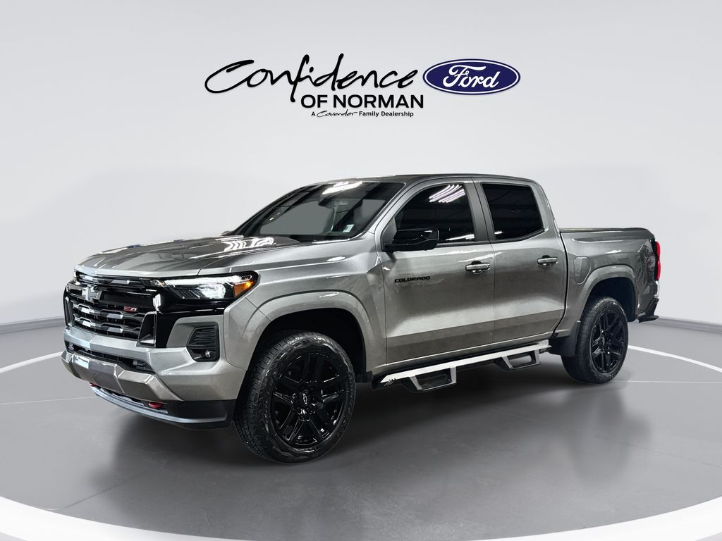Sterling Gray Metallic 2025 Chevrolet Colorado Pickup Truck Four-Wheel Drive 8-Speed Automatic