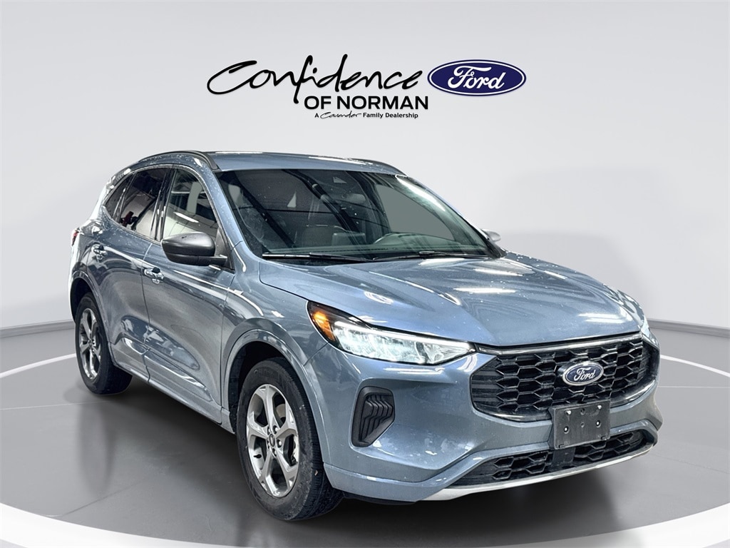 2023 Ford Escape ST-Line's photo