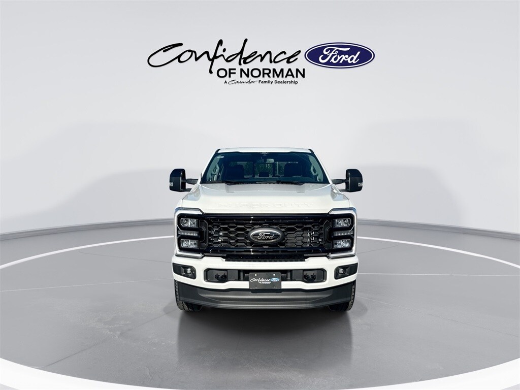 2025 Ford F-250 photo 2