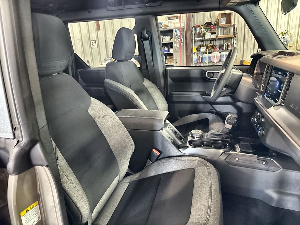 2025 Ford Bronco 4-Door Base - Photo 30